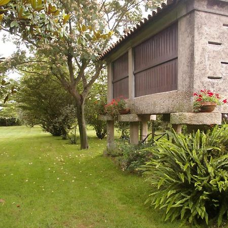 Villa Vivienda Tradicional Con Jardin Y Patio Interior Vilanova de Arousa Exterior foto