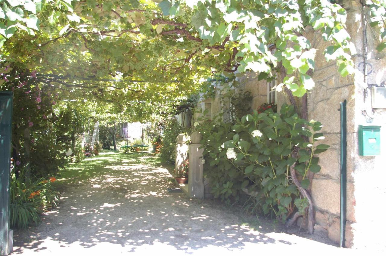 Villa Vivienda Tradicional Con Jardin Y Patio Interior Vilanova de Arousa Exterior foto