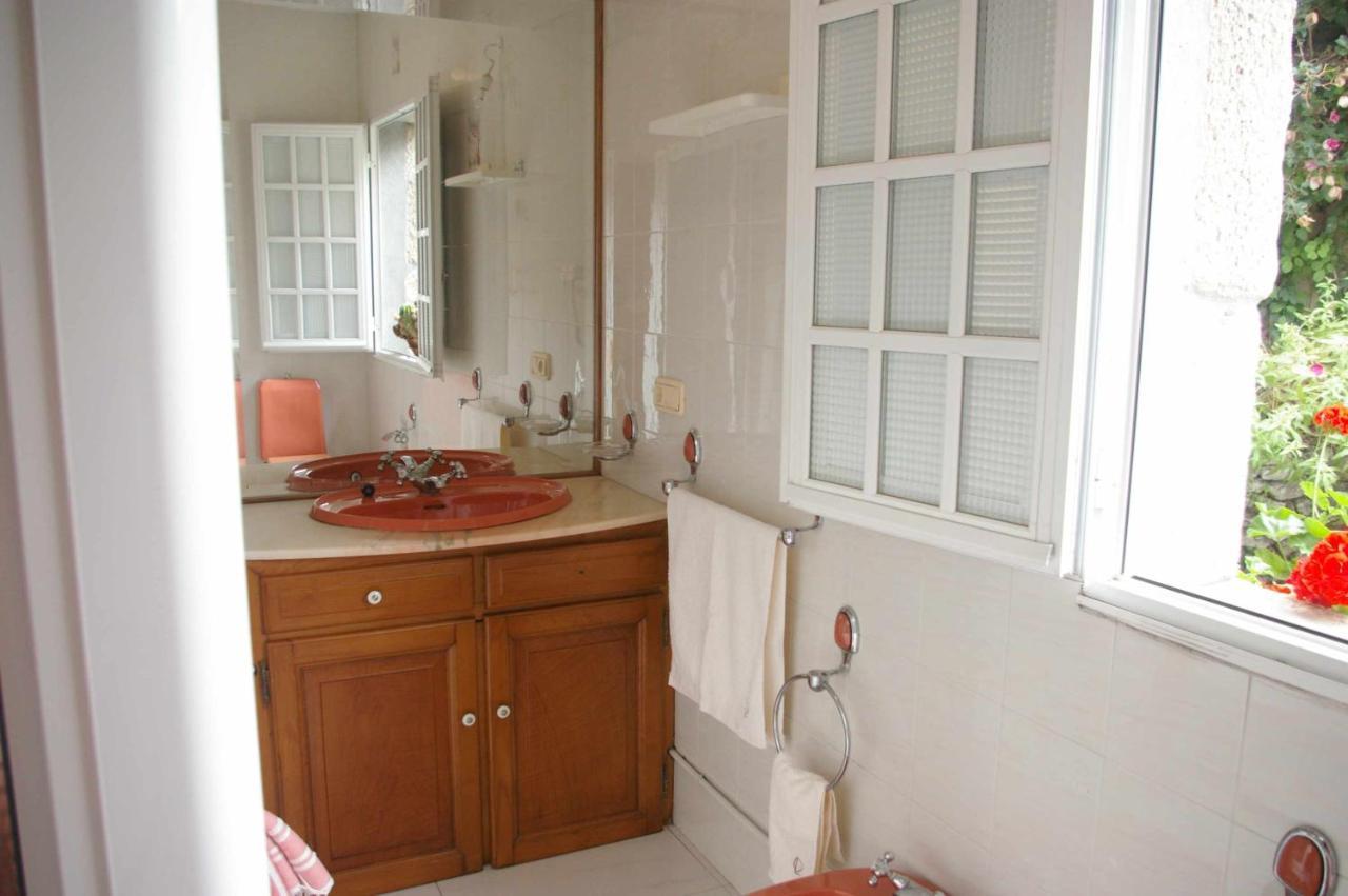 Villa Vivienda Tradicional Con Jardin Y Patio Interior Vilanova de Arousa Exterior foto
